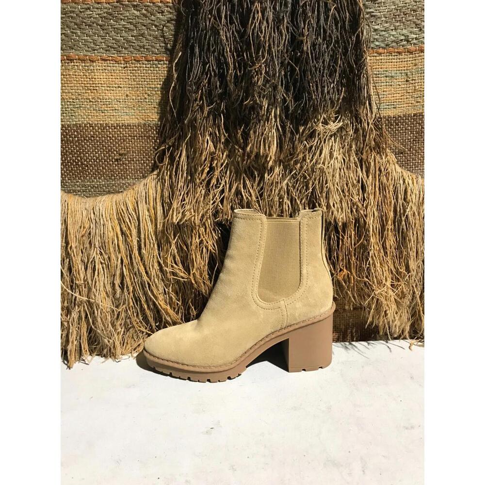 VINCE The Henderson Brown Chelsea Boots US Women Size 7M